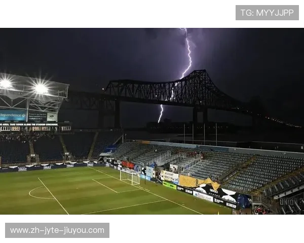 足球气候控制系统是否已成为现代智能球场应对极端天气的标配